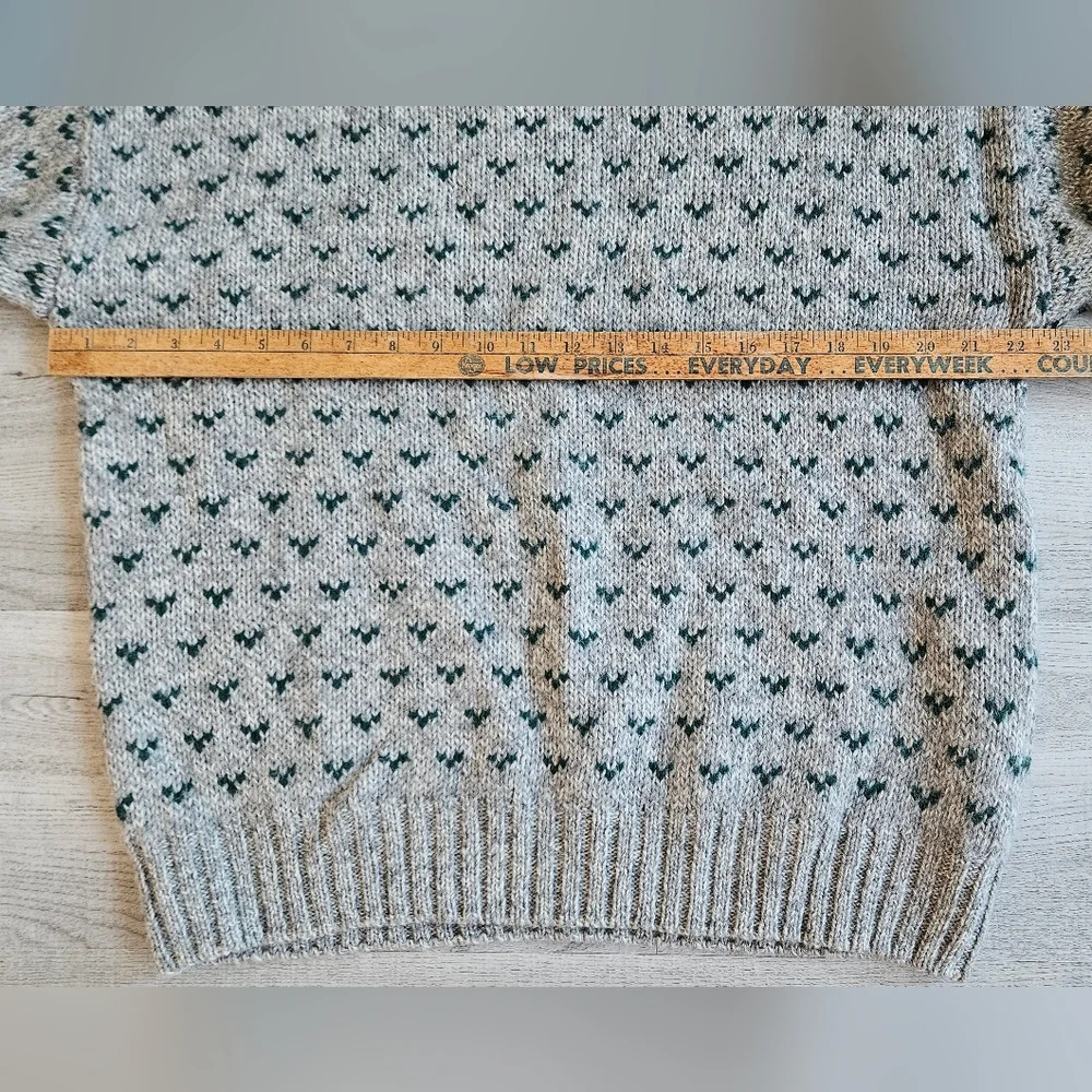 Vintage Eddie Bauer Gray Green Patterned Wool Classic Crewneck Sweater Medium - Picture 8 of 12
